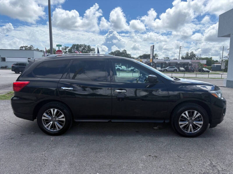 2019 Nissan Pathfinder SV