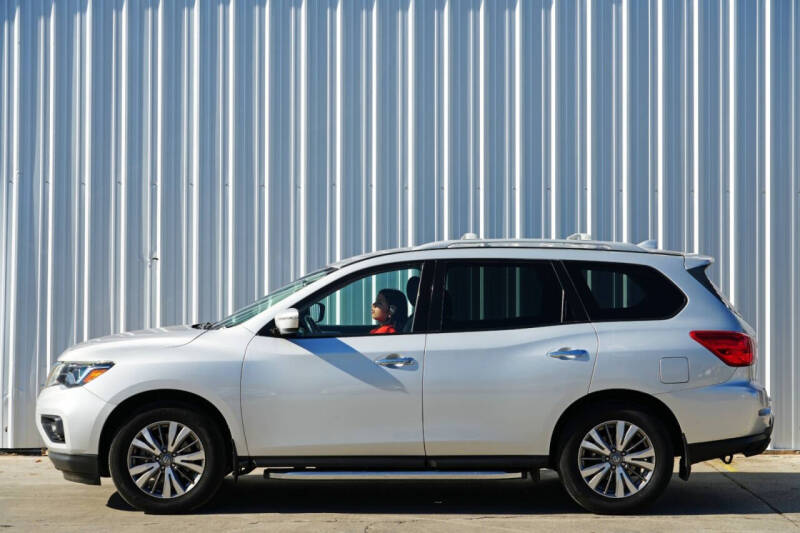 2019 Nissan Pathfinder SV