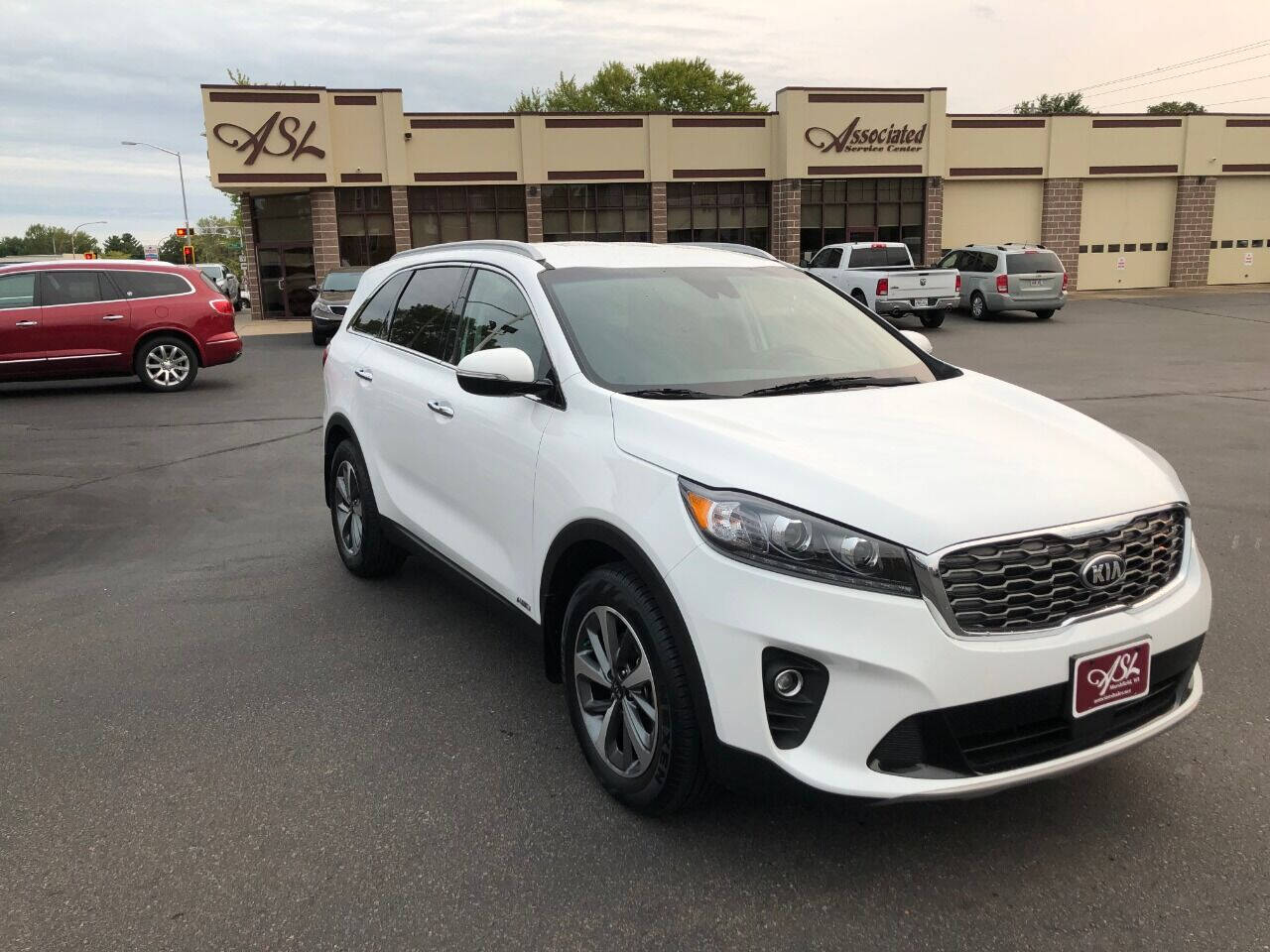 2019 Kia Sorento - 5XYPHDA59KG437694 - Associated Sales And Leasing