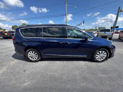 2017 Chrysler Pacifica Touring-L