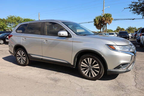 2019 Mitsubishi Outlander SE
