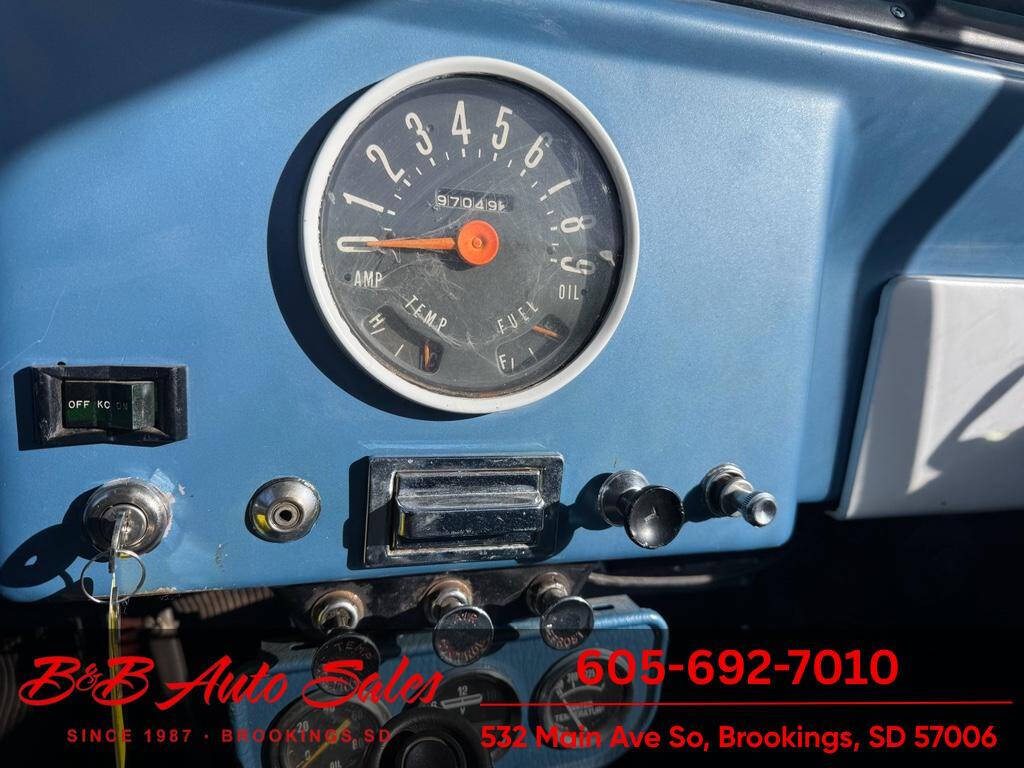 1962 Willys Jeep Pickup 29