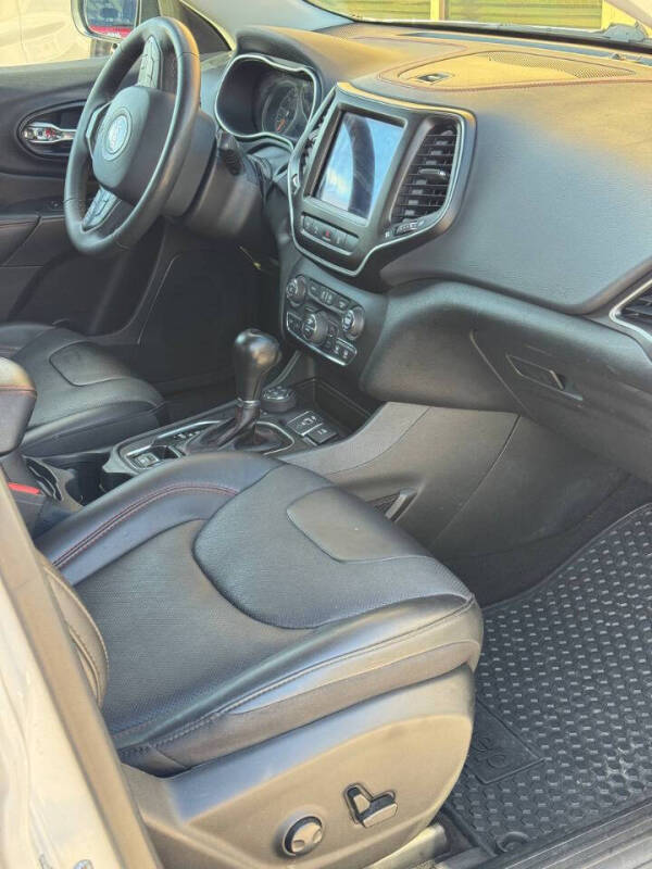 2022 Jeep Cherokee Trailhawk