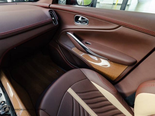 2023 Aston Martin DBX 707