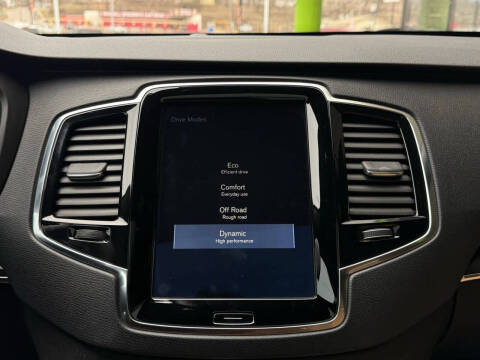 2018 Volvo XC90 T6 Momentum