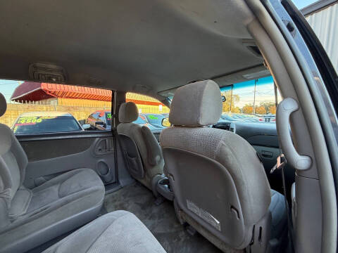 2006 Toyota Sienna CE 8 Passenger