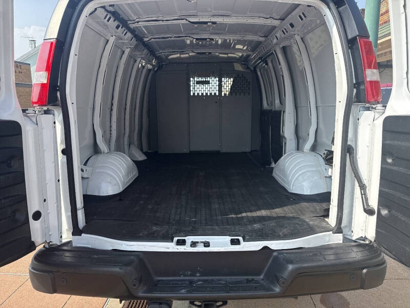 2023 GMC Savana 2500
