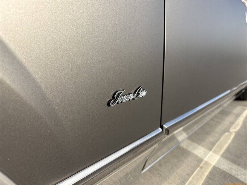 1988 Lincoln Town Car Cartier