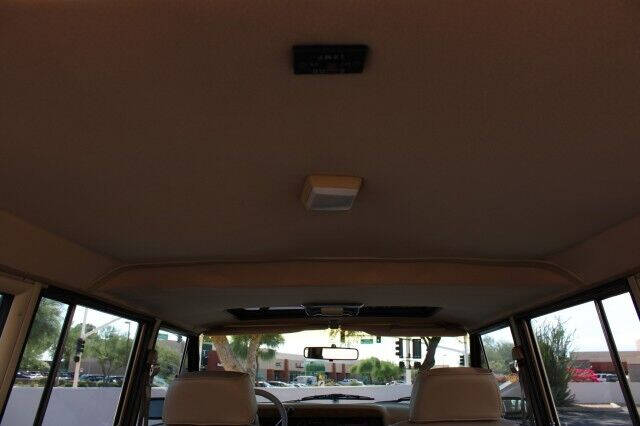 1990 Jeep Grand Wagoneer