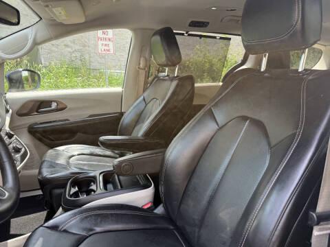 2020 Chrysler Voyager LXi