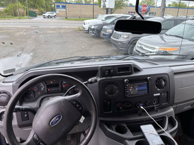 2013 Ford E-Series E-350 SD