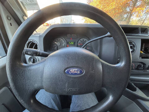 2011 Ford E-Series E-350 SD