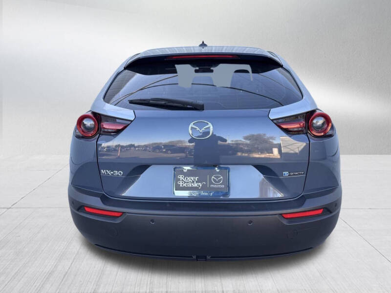 2022 Mazda MX-30 EV Premium Plus