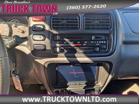 2004 Chevrolet Tracker