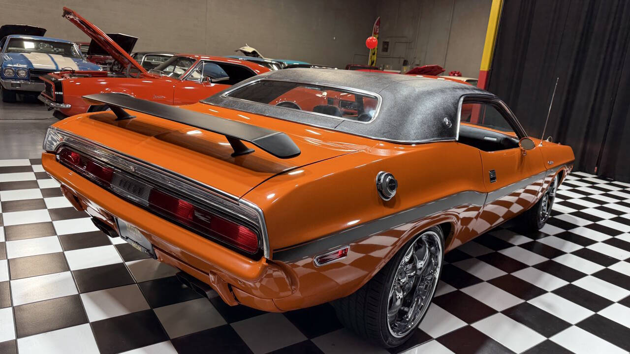 1970 Dodge Challenger 11