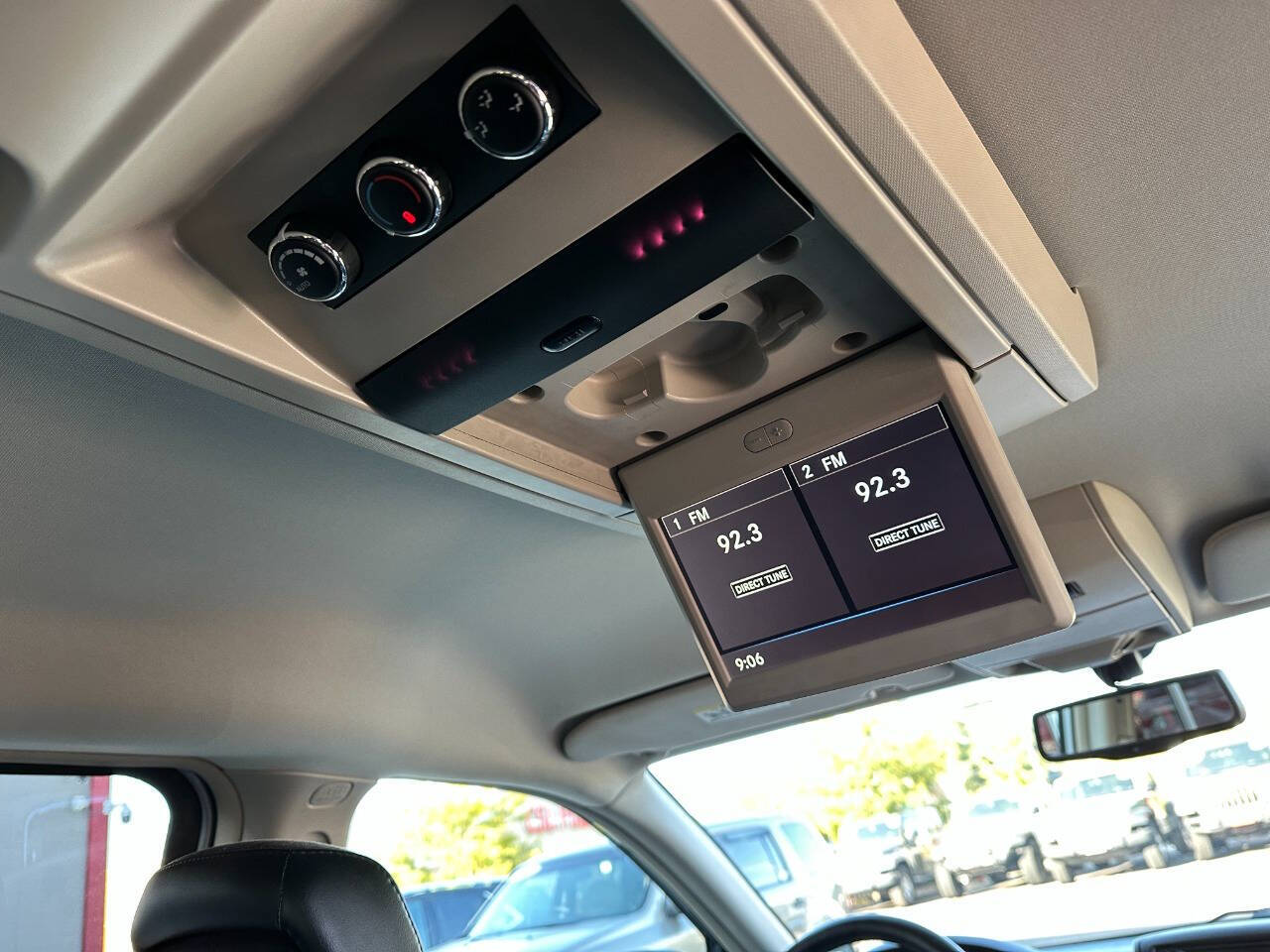 ChryslerTown and Country25