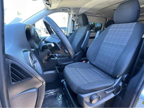 2016 Mercedes-Benz Metris Passenger