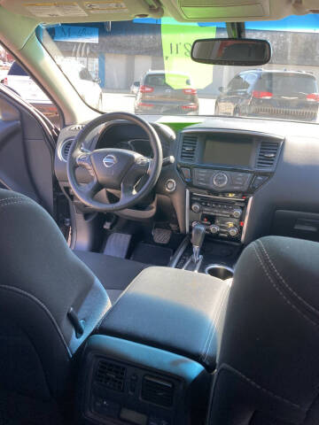 2017 Nissan Pathfinder SV