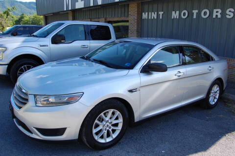 2013 Ford Taurus SE