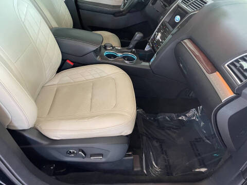 2017 Ford Explorer Platinum