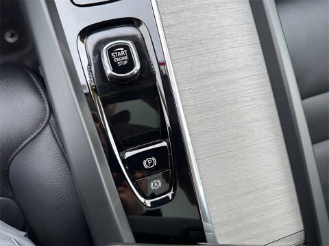 2025 Volvo XC60 B5 Plus Dark Theme