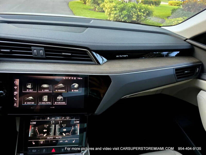 2021 Audi e-tron quattro Premium