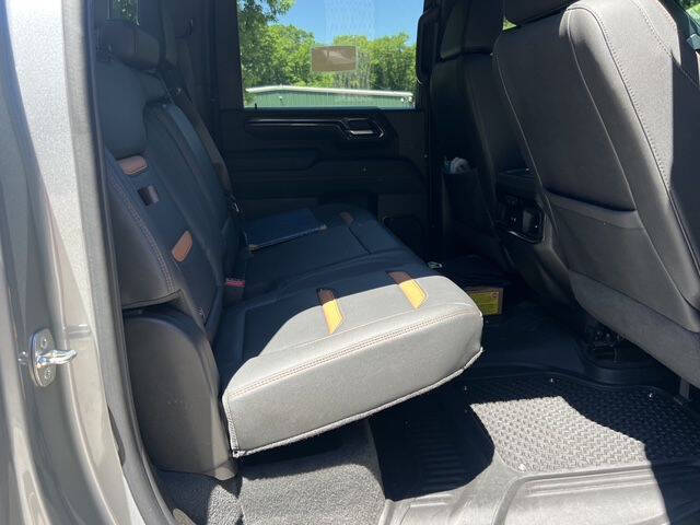 2024 GMC Sierra 2500HD AT4 - Photo 15