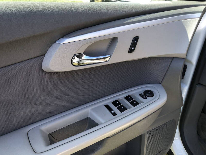 2011 Chevrolet Traverse LS