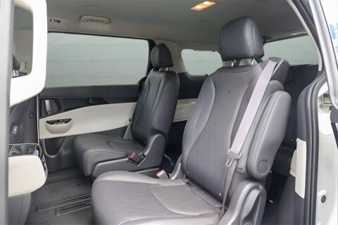 2024 Kia Carnival SX