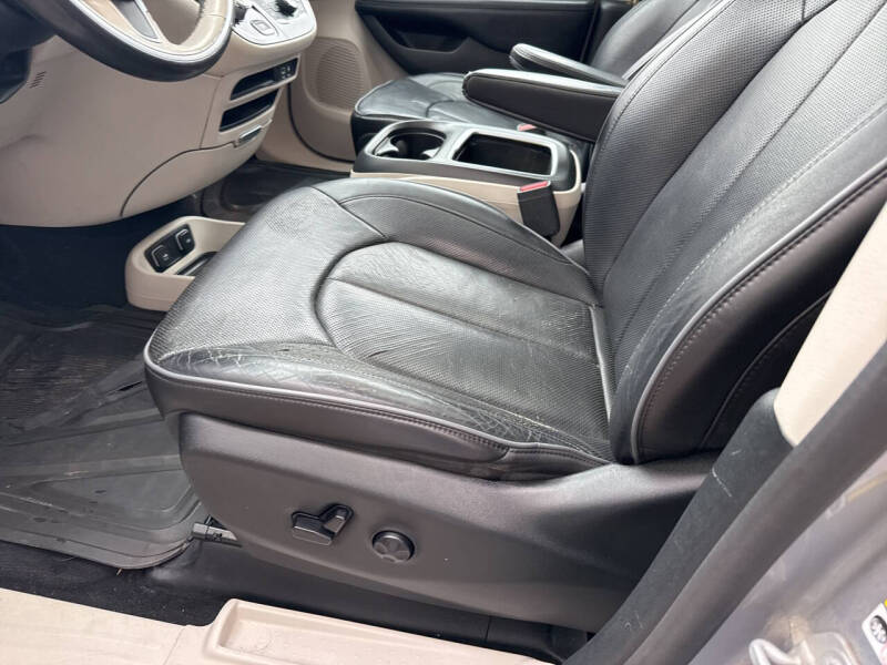 2019 Chrysler Pacifica Limited 35th Anniversary