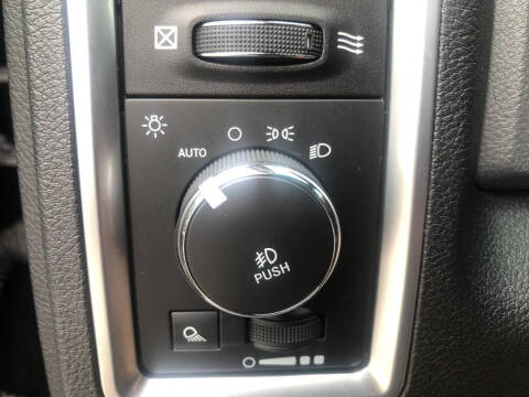 2016 RAM 1500 SLT