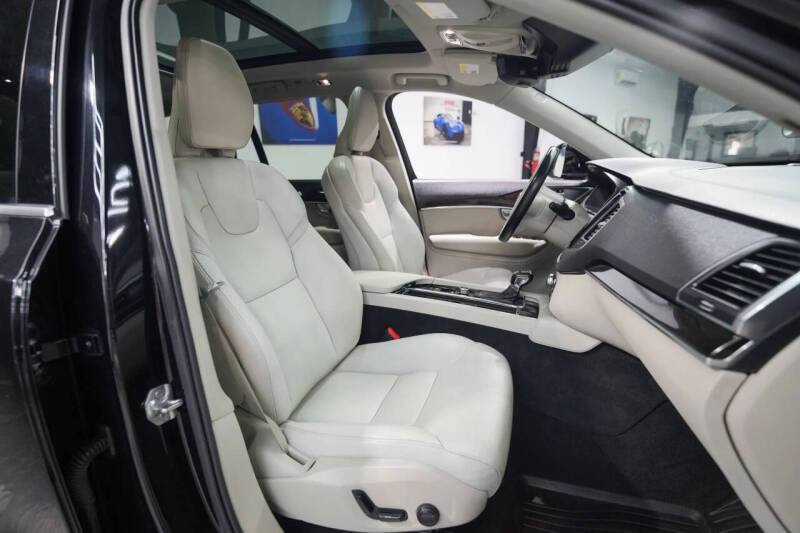 2019 Volvo XC90 T5 Momentum