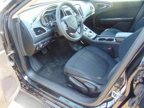 2016 Chrysler 200 LX