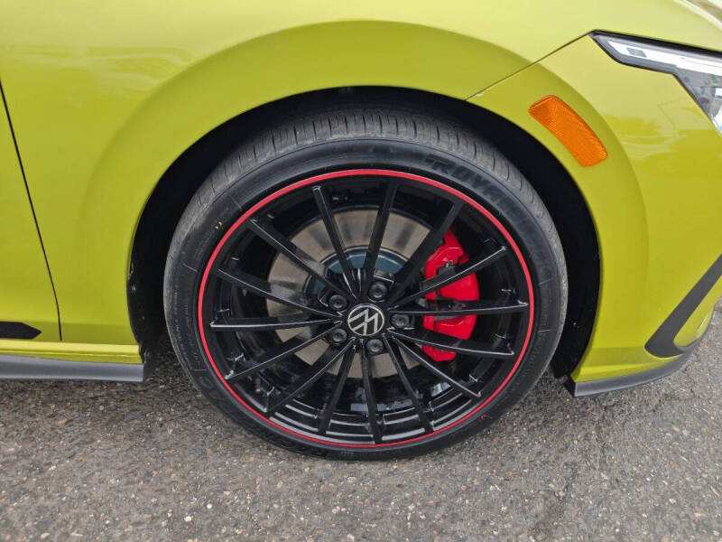 2023 Volkswagen Golf GTI 40th Anniversary Edition