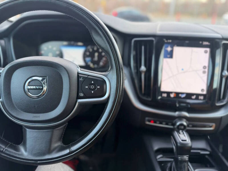 2020 Volvo XC60 T5 Momentum