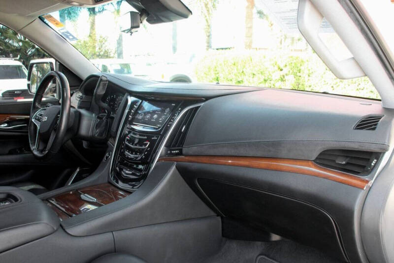 2020 Cadillac Escalade ESV Luxury