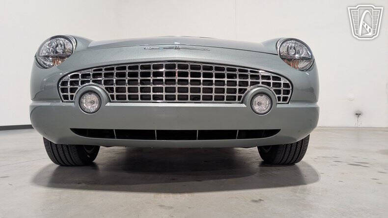 2004 Ford Thunderbird