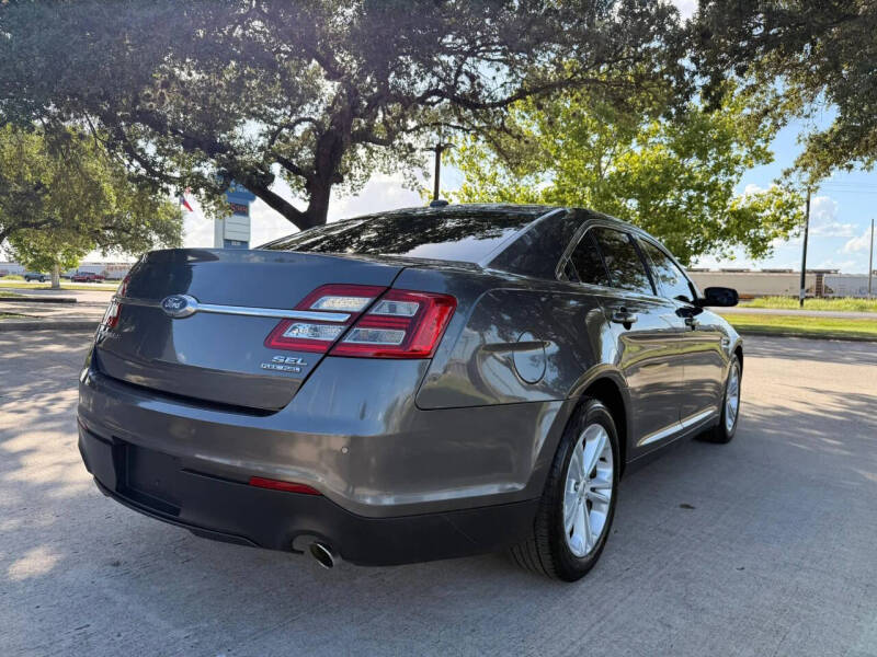 2017 Ford Taurus SEL