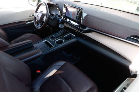 2021 Toyota Sienna Platinum 7-Passenger