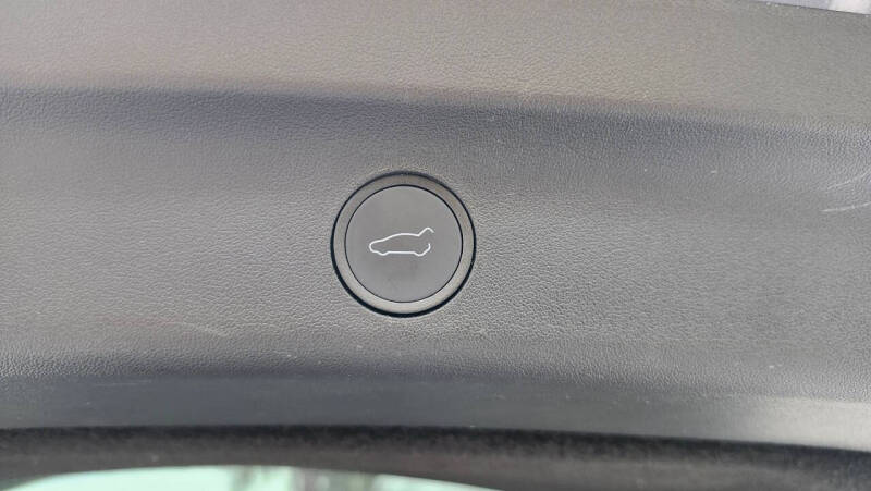 2022 Tesla Model Y Long Range - Photo 27