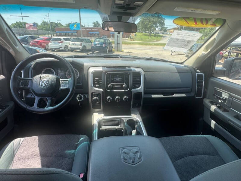 2017 RAM 1500 SLT