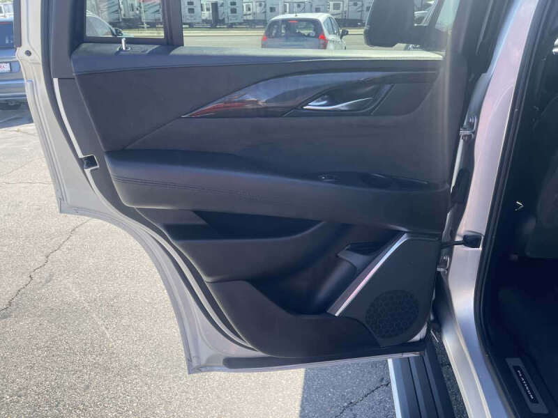 2019 Cadillac Escalade Platinum