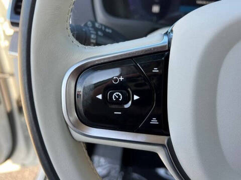 2023 Volvo XC90 Recharge T8 Ultimate Bright Theme 6P
