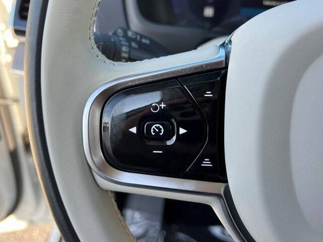2023 Volvo XC90 Recharge T8 Ultimate Bright Theme 6P