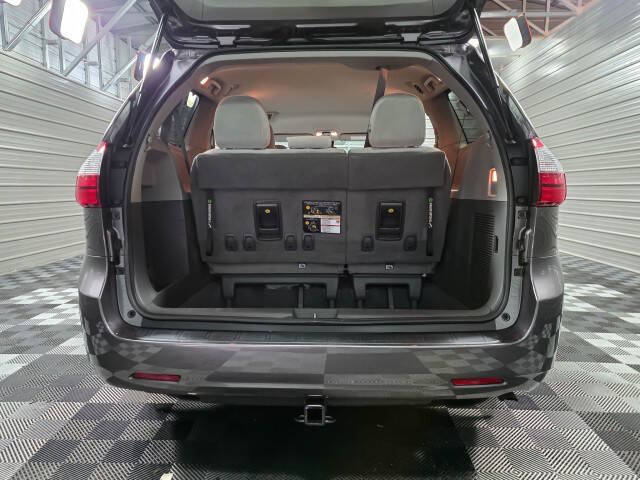 2020 Toyota Sienna LE 7-Passenger