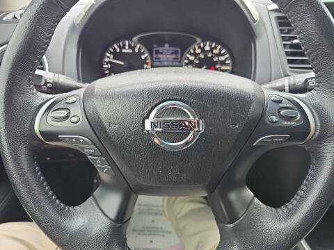 2020 Nissan Pathfinder SV