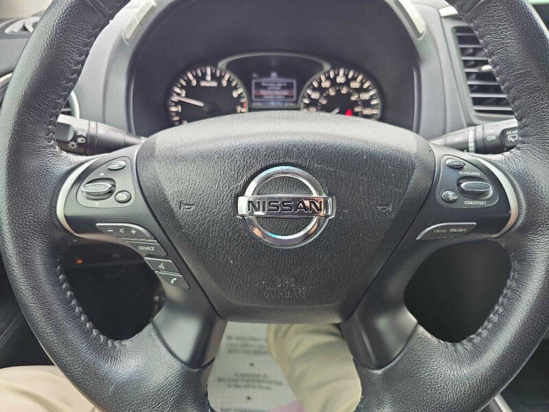 2020 Nissan Pathfinder SV