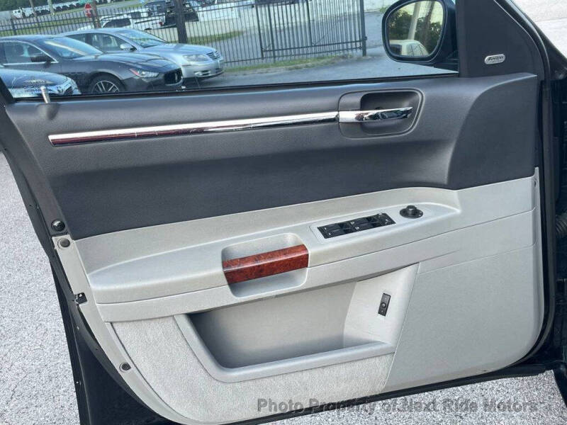2006 Chrysler 300 C