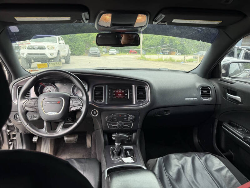 2017 Dodge Charger SE