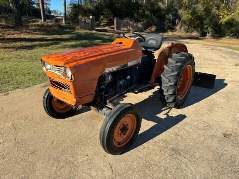 2000 Kubota L285 for sale at Lasyone Auto Exchange in Winnfield LA